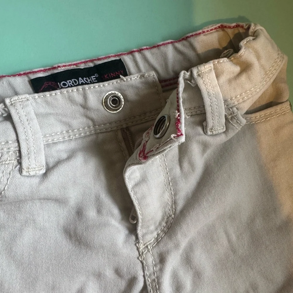 Size‎ 3Toddler Lot Of 4 - 1 Jeans, 1 Sweater, 1 Sweatshirt, 1 Socks